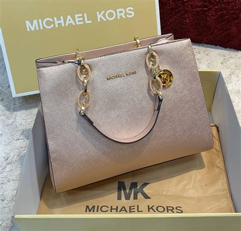 michael kors çanta dolap